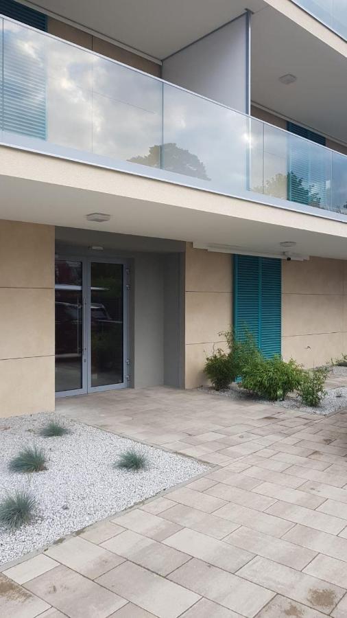Uroczy Apartament Happy 01 Z Widokowym Tarasen Na Dachu - Tuz Przy Plazy !!! Нєхоже Екстер'єр фото